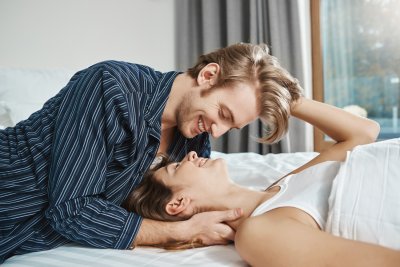5 Manieren om een vrouw verliefd op je te laten worden
