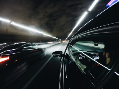 Voor je de weg op gaat: je auto verzekeren!